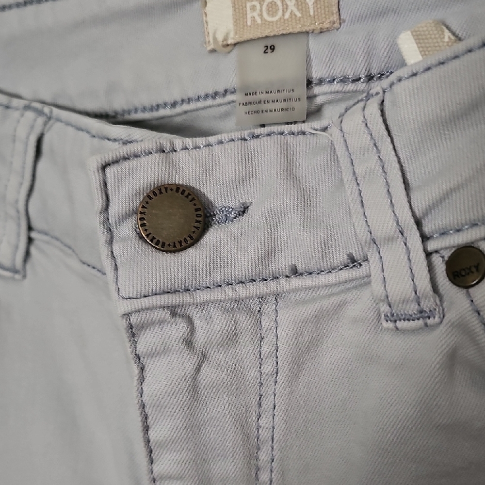 Roxy Light Blue/Gray Frost Raw Hem Ankle Jeans - Picture 3 of 7
